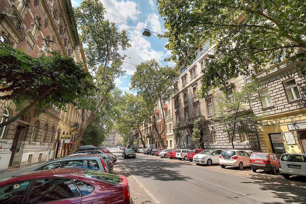 Little Americas Westend * Budapešť
